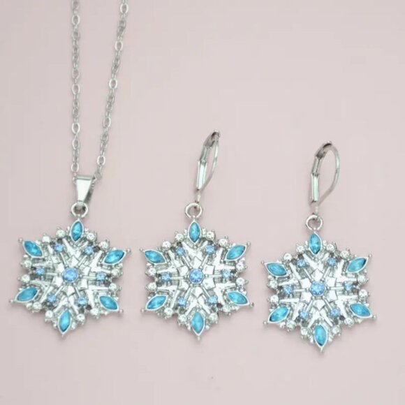 Snowflake Silver Tone & Blue Crystal Pendant Necklace & Earrings Set - Picture 1 of 2